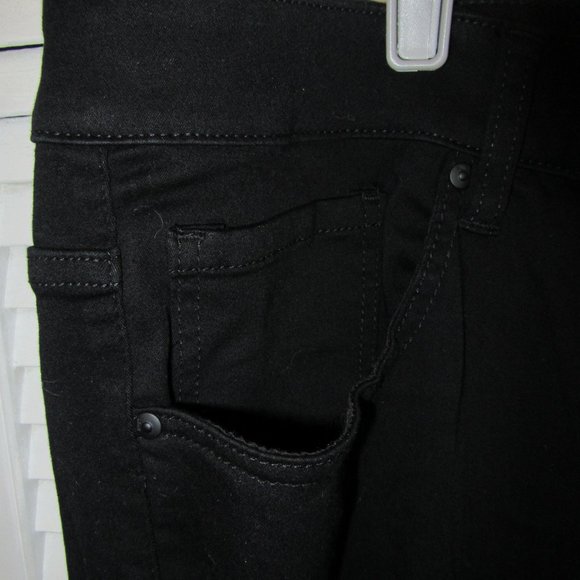 NWT! Lane Bryant On-The-Go Black Ankle Pants - Size 26 - Picture 3 of 10